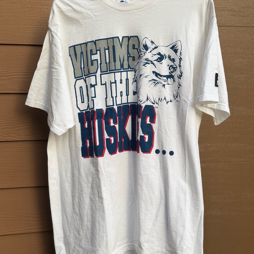 vintage Nineties University of Connecticut Huskies Starter XL tee Husky T-Shirt
